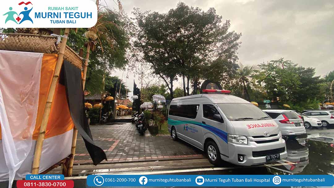 Mini MCU dan Ambulance standby di Pura Candi Narmada 